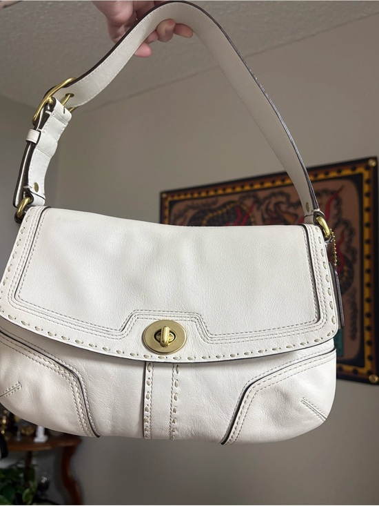 Coach Handbags - Coach Hampton Shoulder Bag